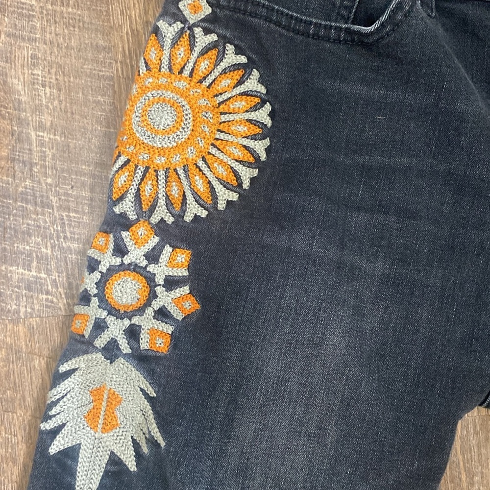 MISS ME VINTAGE BLACK HIGH WAISTED SKINNY JEANS WITH ORANGE EMBROIDERED DETAILS - Picture 6 of 8